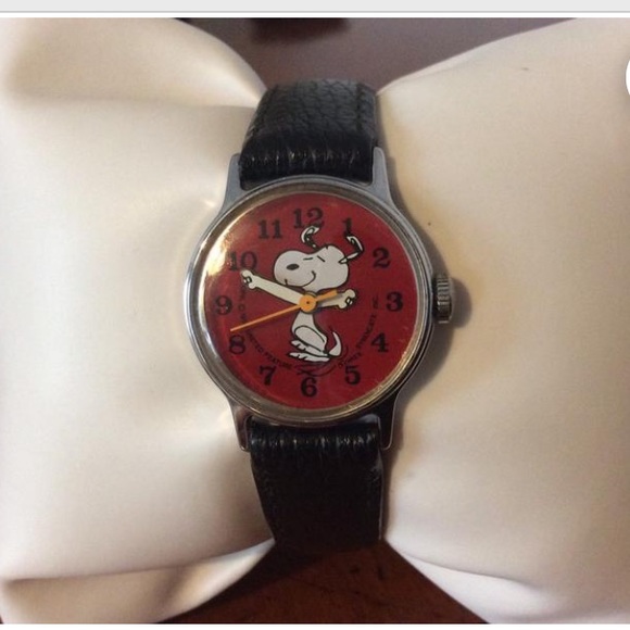 Need repair Vintage 1960s ‘Snoopy’ by ‘Timex’ Hand-Wind‎ Watch main image 7